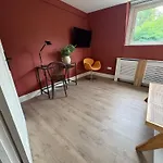 Maastrichtse Buitenwoning Διαμέρισμα Cadier en Keer