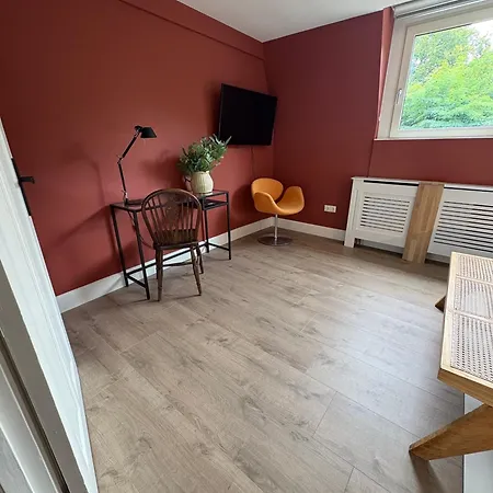 Maastrichtse Buitenwoning 아파트 Cadier en Keer