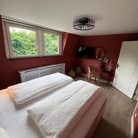 Maastrichtse Buitenwoning 아파트 Cadier en Keer