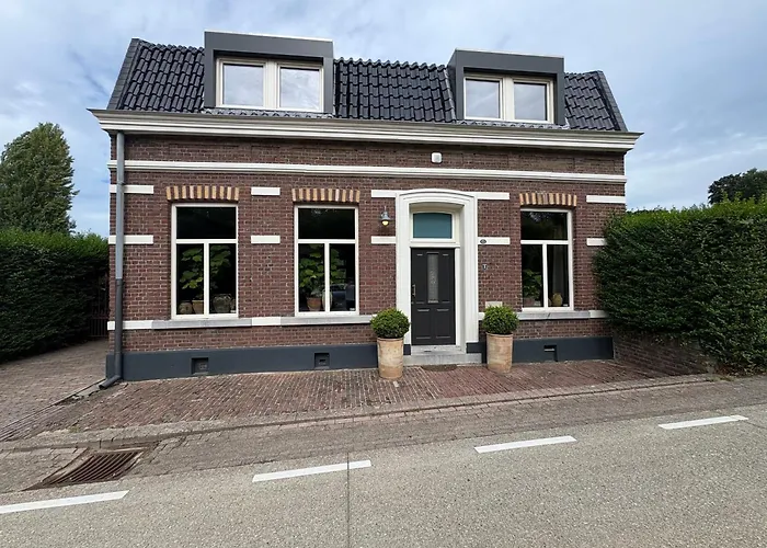 Maastrichtse Buitenwoning アパート