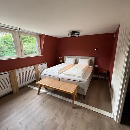 Maastrichtse Buitenwoning Appartement Cadier en Keer